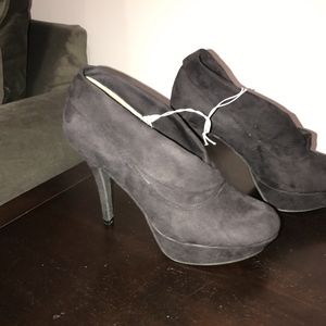 Black suede platform bootie/pump  "Vira" sz 11